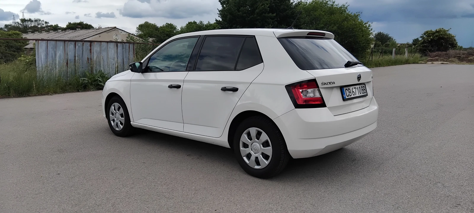 Skoda Fabia 1.0, снимка 4 - Автомобили и джипове - 54652633