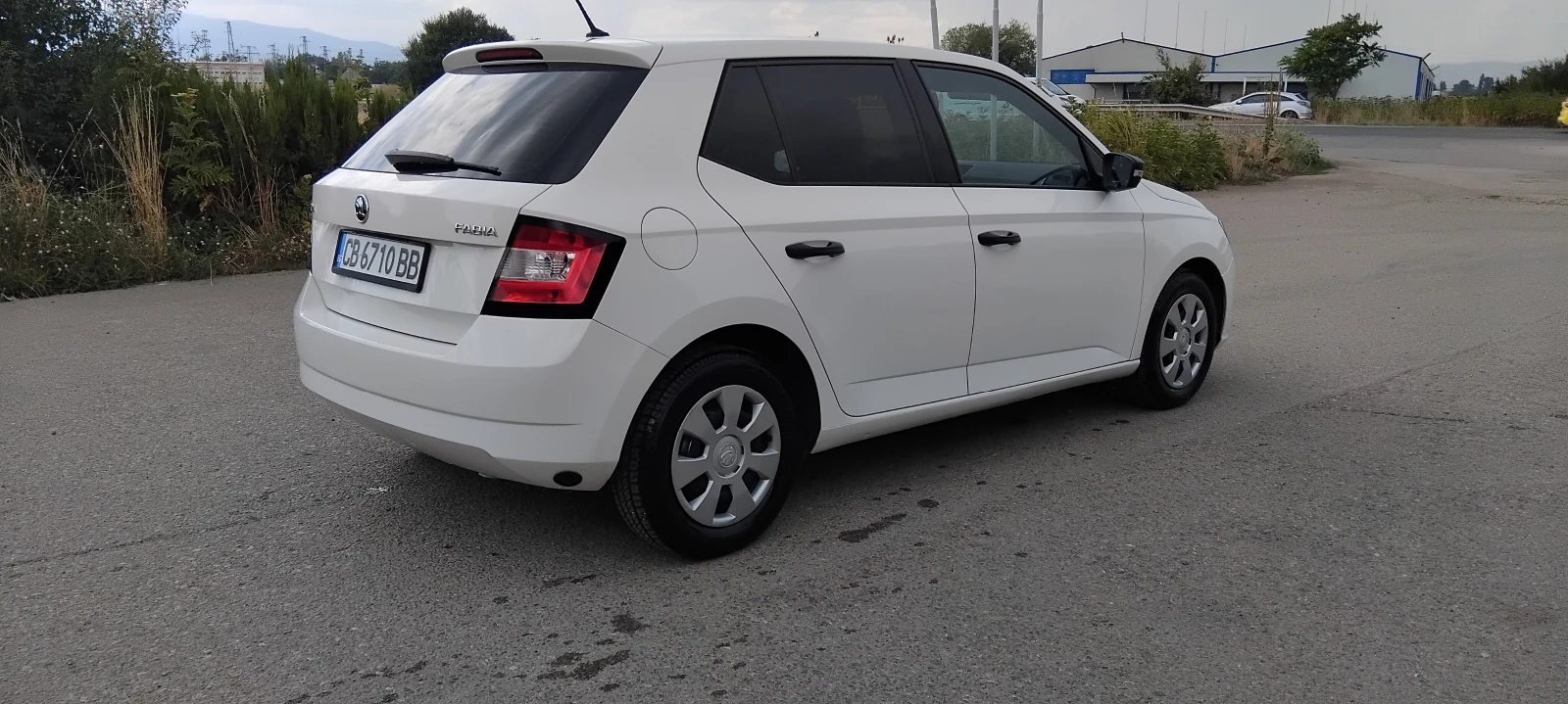 Skoda Fabia 1.0, снимка 6 - Автомобили и джипове - 55075230