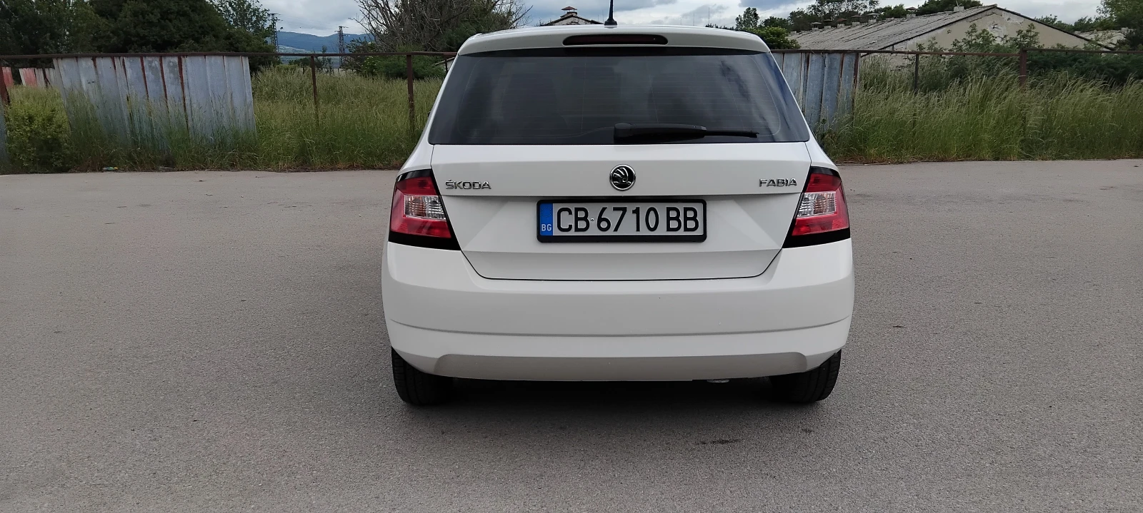 Skoda Fabia 1.0, снимка 7 - Автомобили и джипове - 54652633