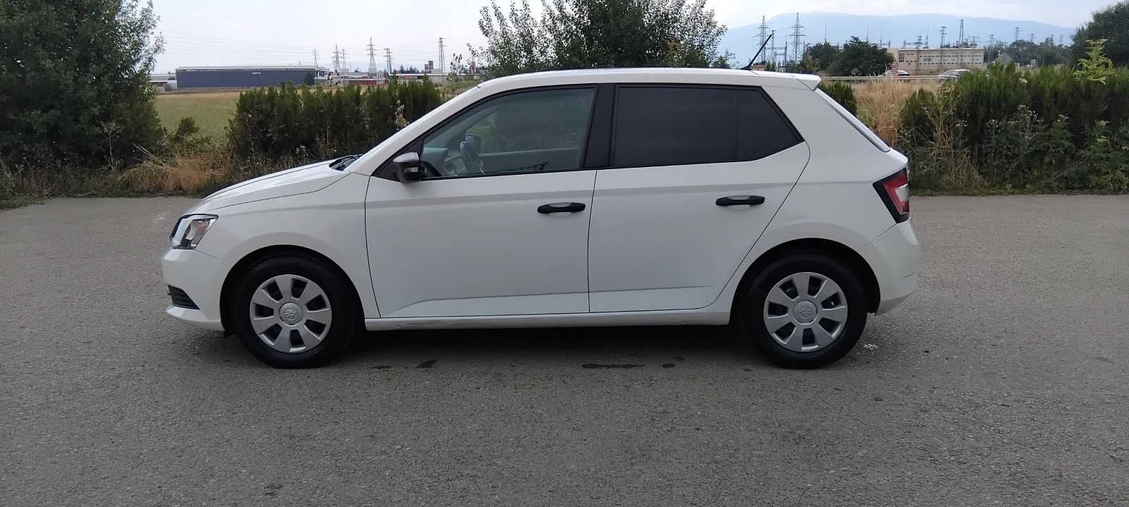 Skoda Fabia 1.0, снимка 3 - Автомобили и джипове - 55075230