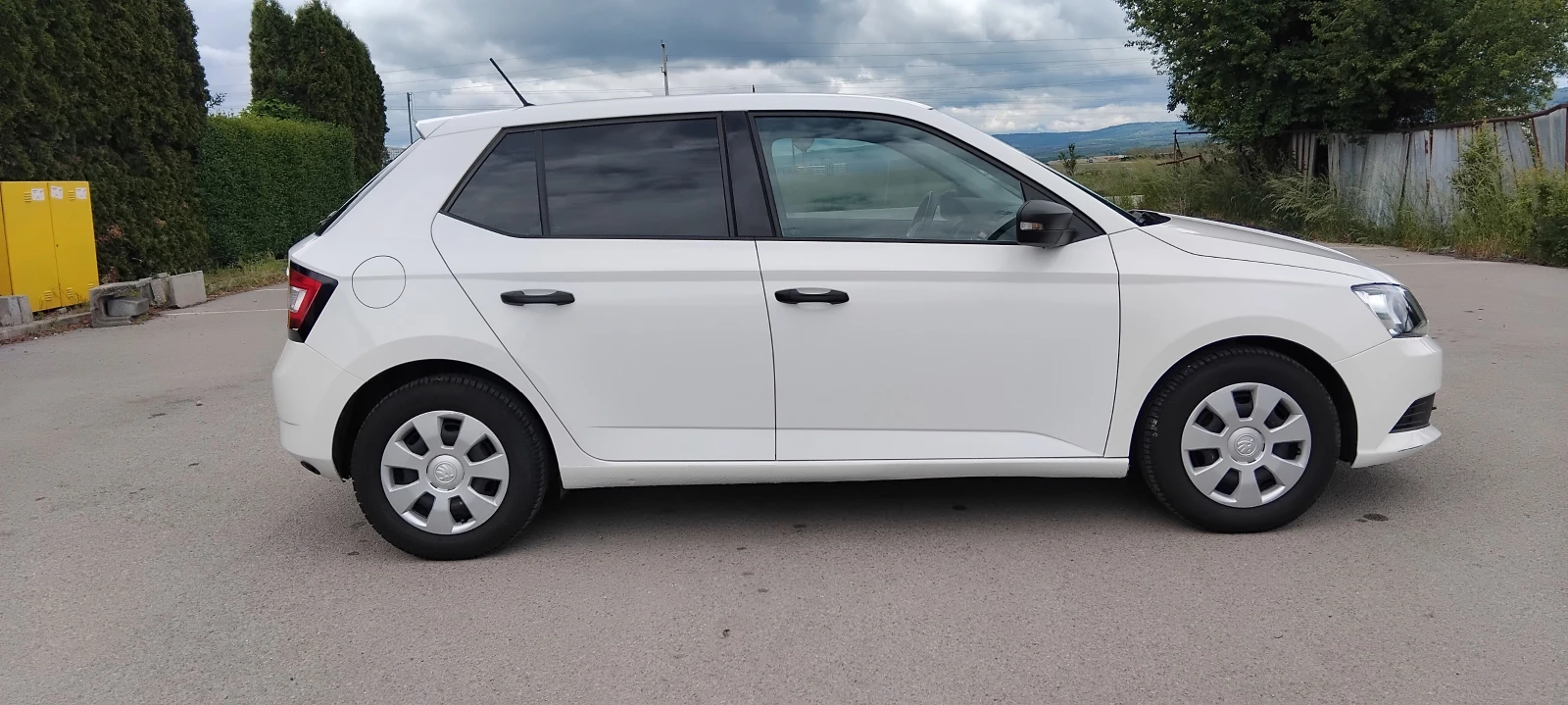 Skoda Fabia 1.0, снимка 5 - Автомобили и джипове - 54652633