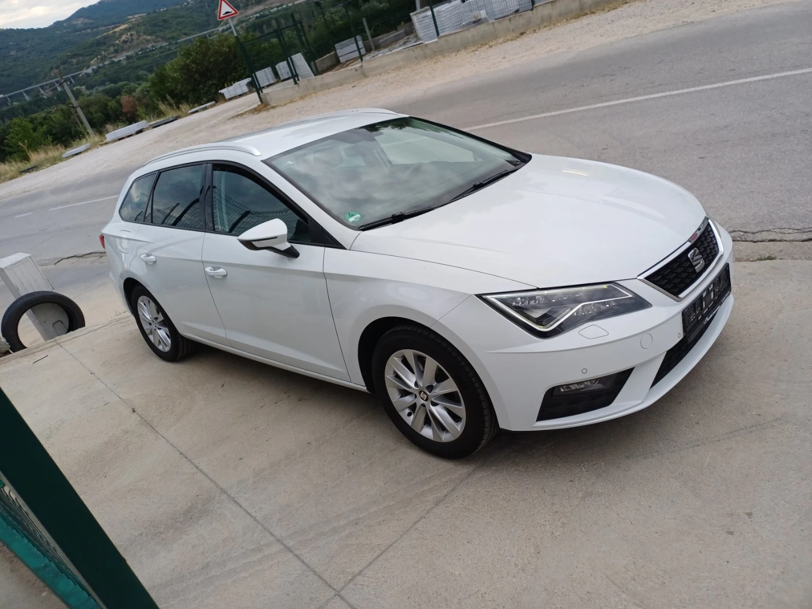 Seat Leon TGI metan, снимка 2 - Автомобили и джипове - 55365198