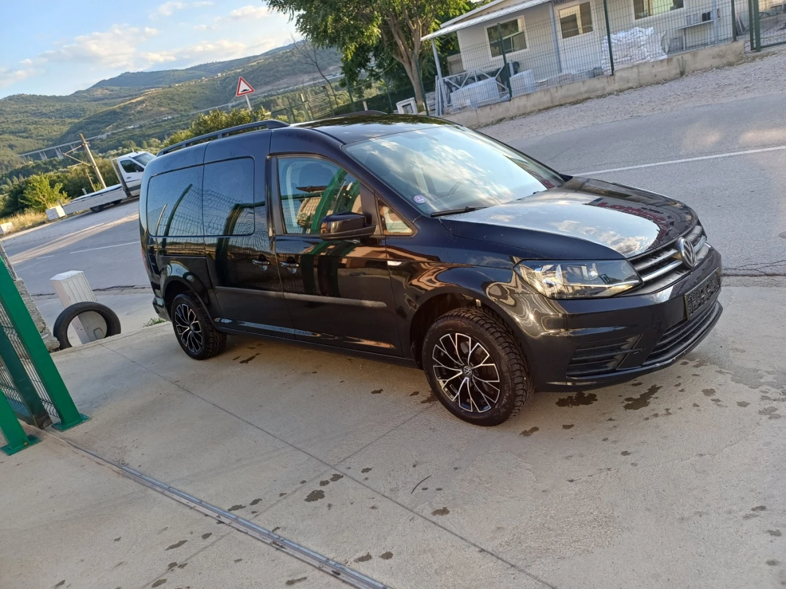 VW Caddy TGI metan  MAXI, снимка 3 - Автомобили и джипове - 55365198
