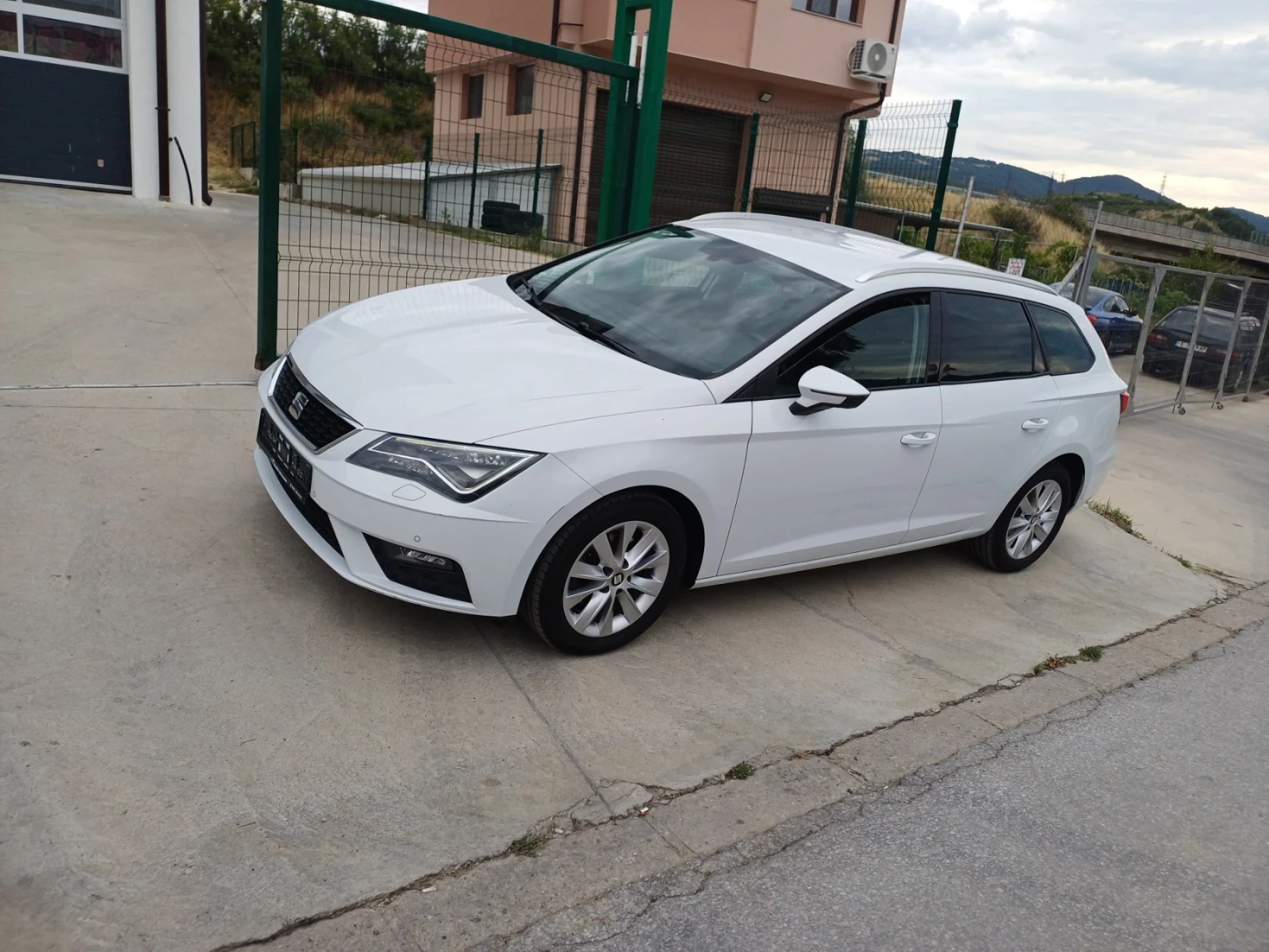 Seat Leon TGI metan, снимка 4 - Автомобили и джипове - 55365198