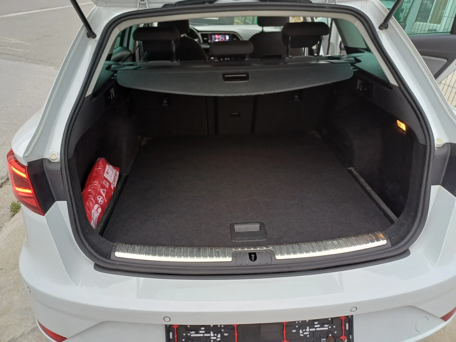 Seat Leon TGI metan, снимка 9 - Автомобили и джипове - 55365198