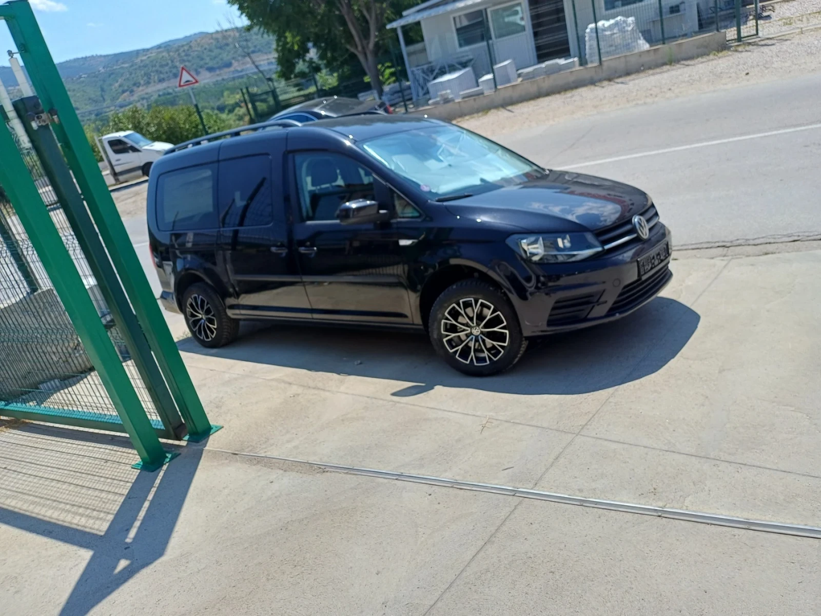 VW Caddy TGI metan  MAXI, снимка 2 - Автомобили и джипове - 55365198