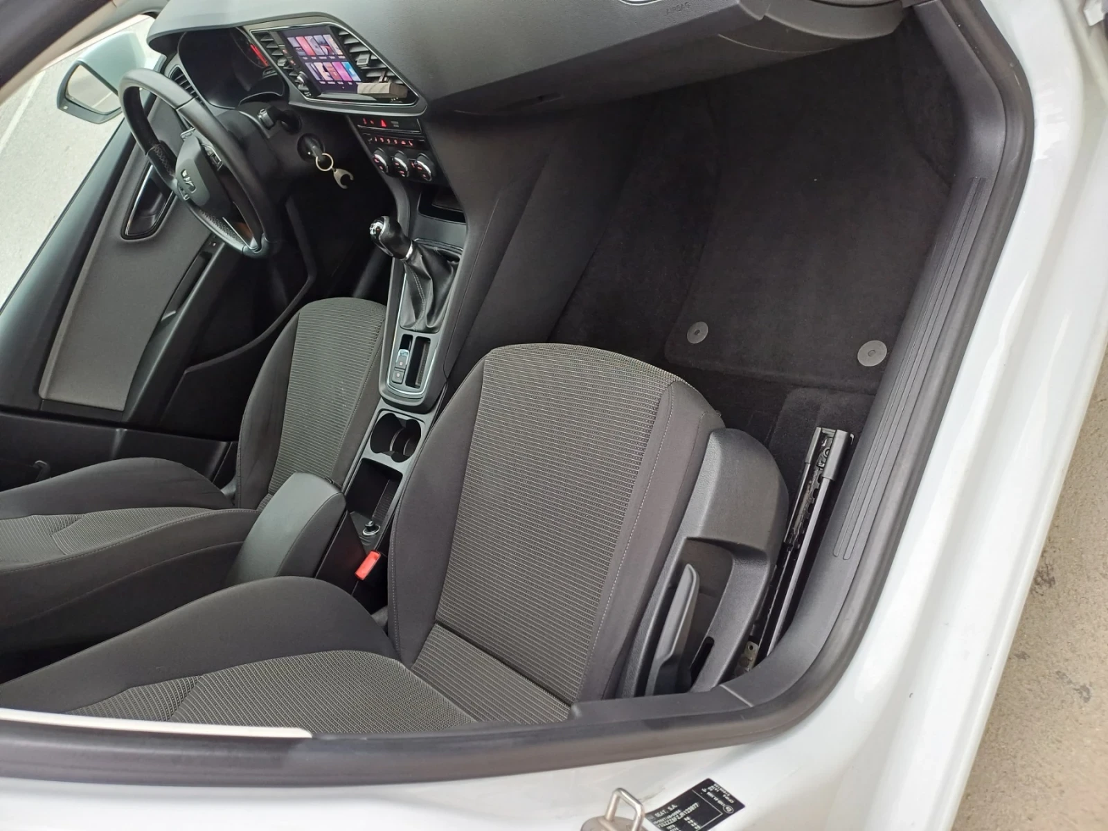 Seat Leon TGI metan, снимка 7 - Автомобили и джипове - 55365198