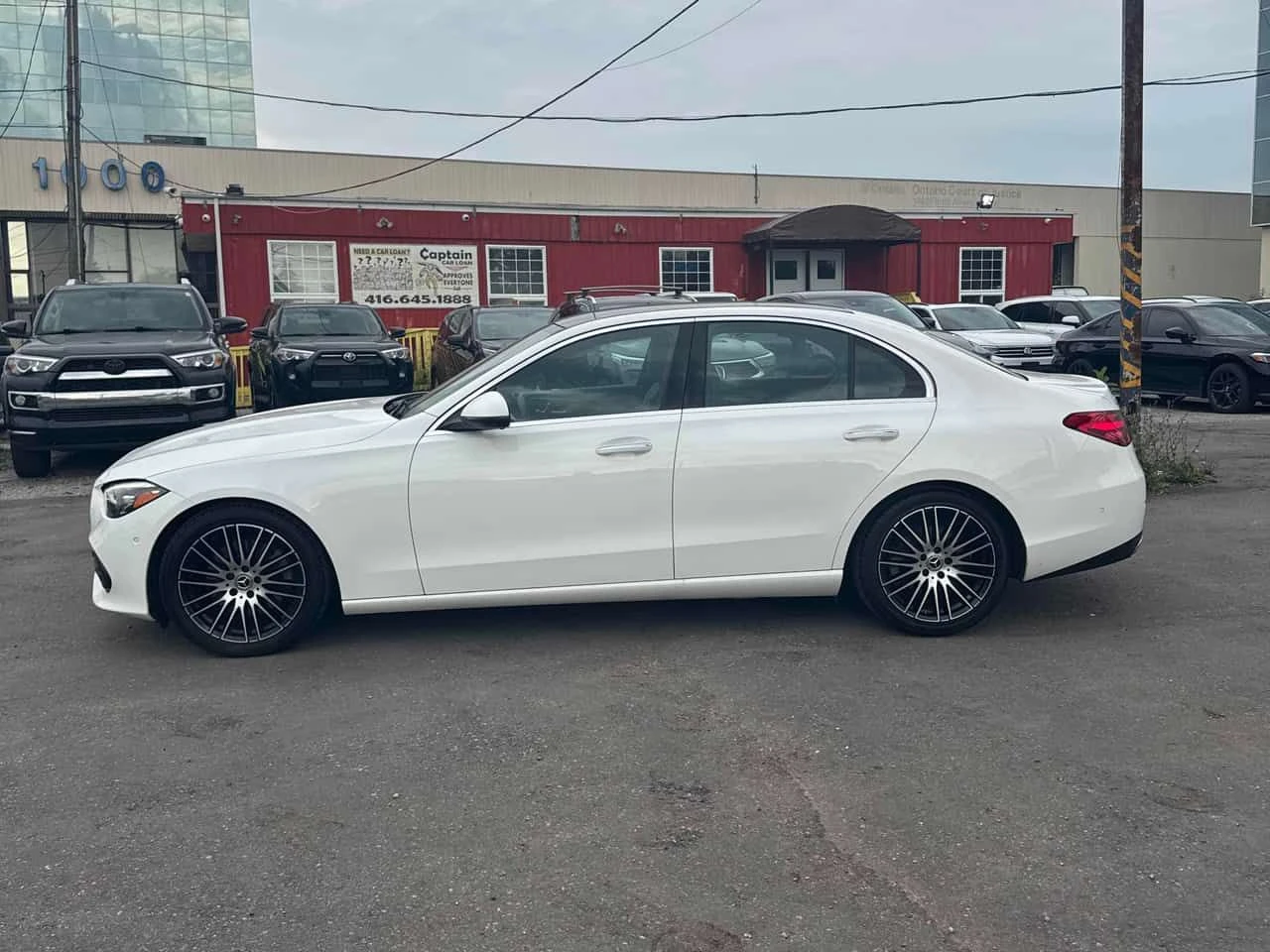 Mercedes-Benz C 300 4MATIC | CARFAX | АВТОКРЕДИТ БЕЗ ПЪРВОНАЧАЛНА, снимка 3 - Автомобили и джипове - 55601258