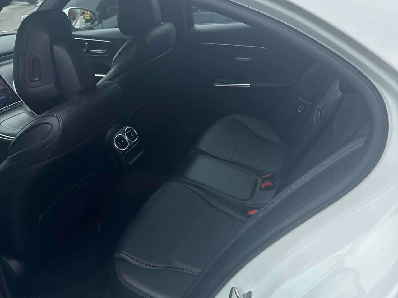 Mercedes-Benz C 300 4MATIC | CARFAX | АВТОКРЕДИТ БЕЗ ПЪРВОНАЧАЛНА, снимка 11 - Автомобили и джипове - 55601258