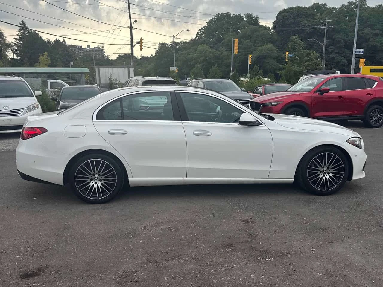 Mercedes-Benz C 300 4MATIC | CARFAX | АВТОКРЕДИТ БЕЗ ПЪРВОНАЧАЛНА, снимка 4 - Автомобили и джипове - 55601258