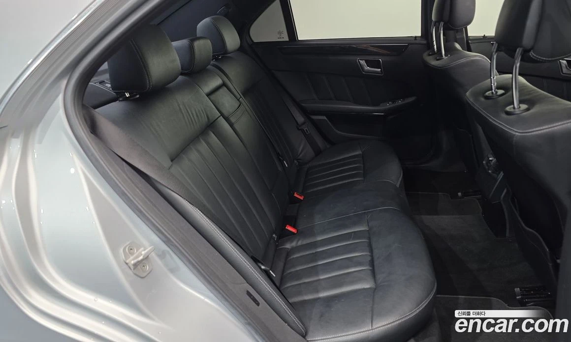 Mercedes-Benz E 220 E220 CDI Avantgarde, снимка 12 - Автомобили и джипове - 56122874