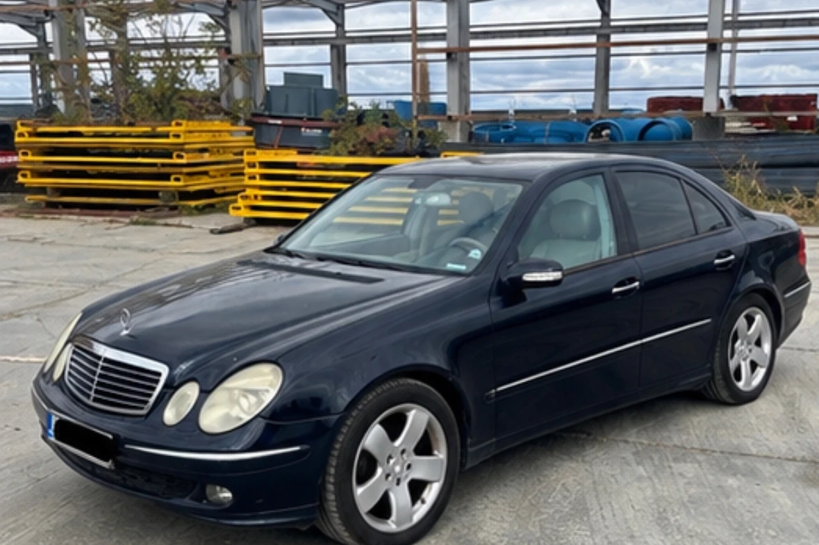 Mercedes-Benz E 320, снимка 3 - Автомобили и джипове - 56697507