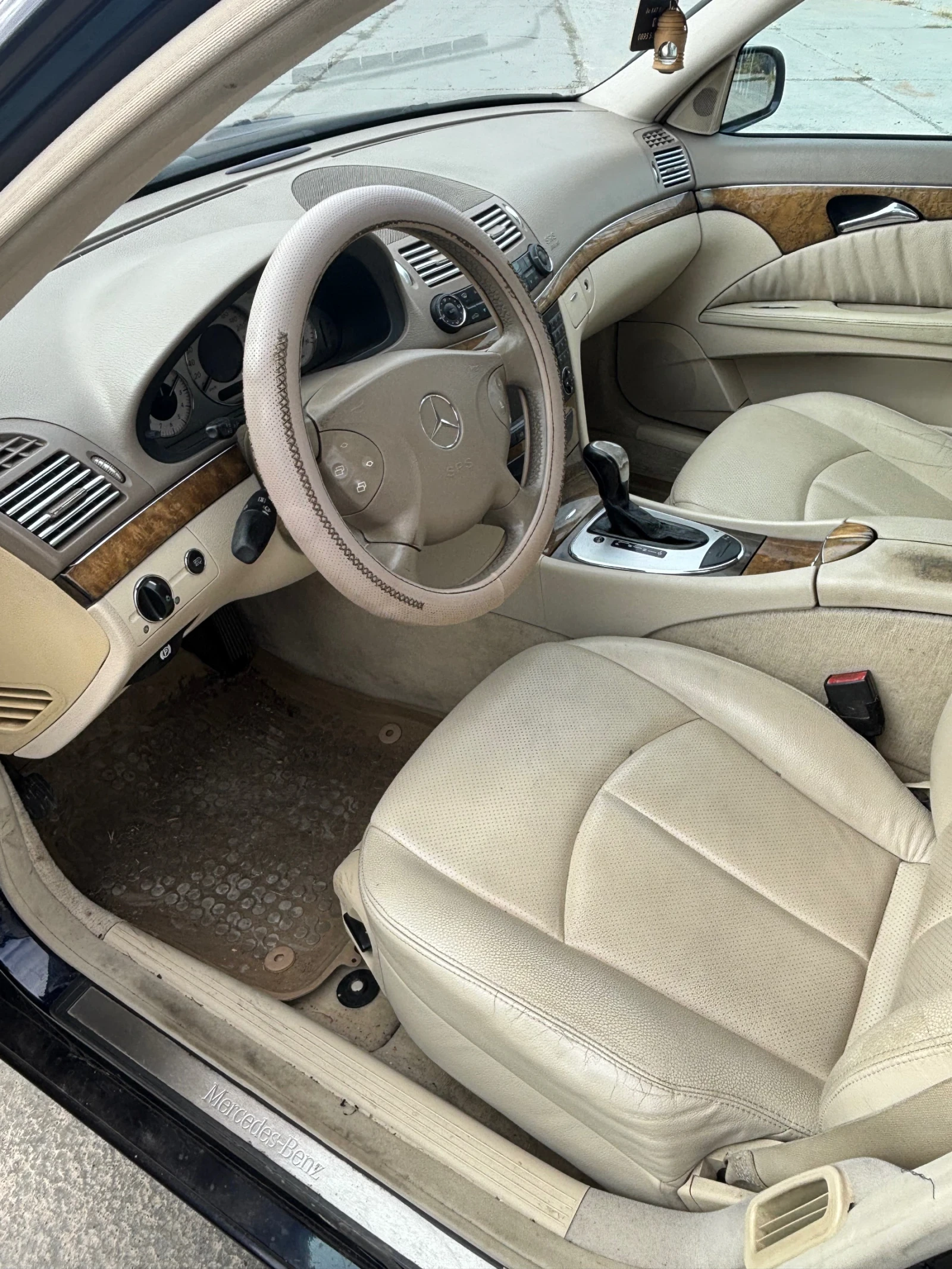 Mercedes-Benz E 320, снимка 4 - Автомобили и джипове - 56697507