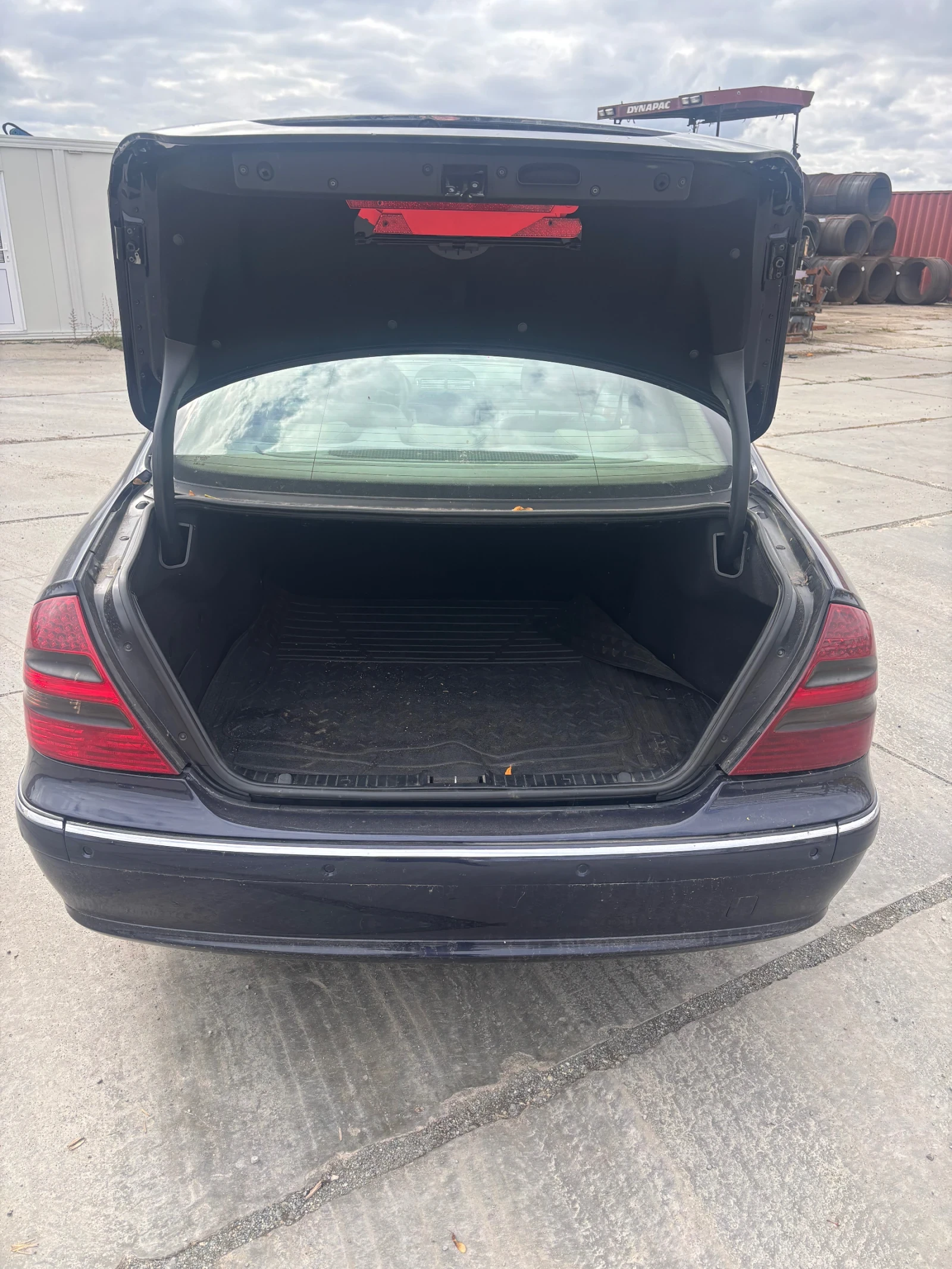 Mercedes-Benz E 320, снимка 13 - Автомобили и джипове - 56697507