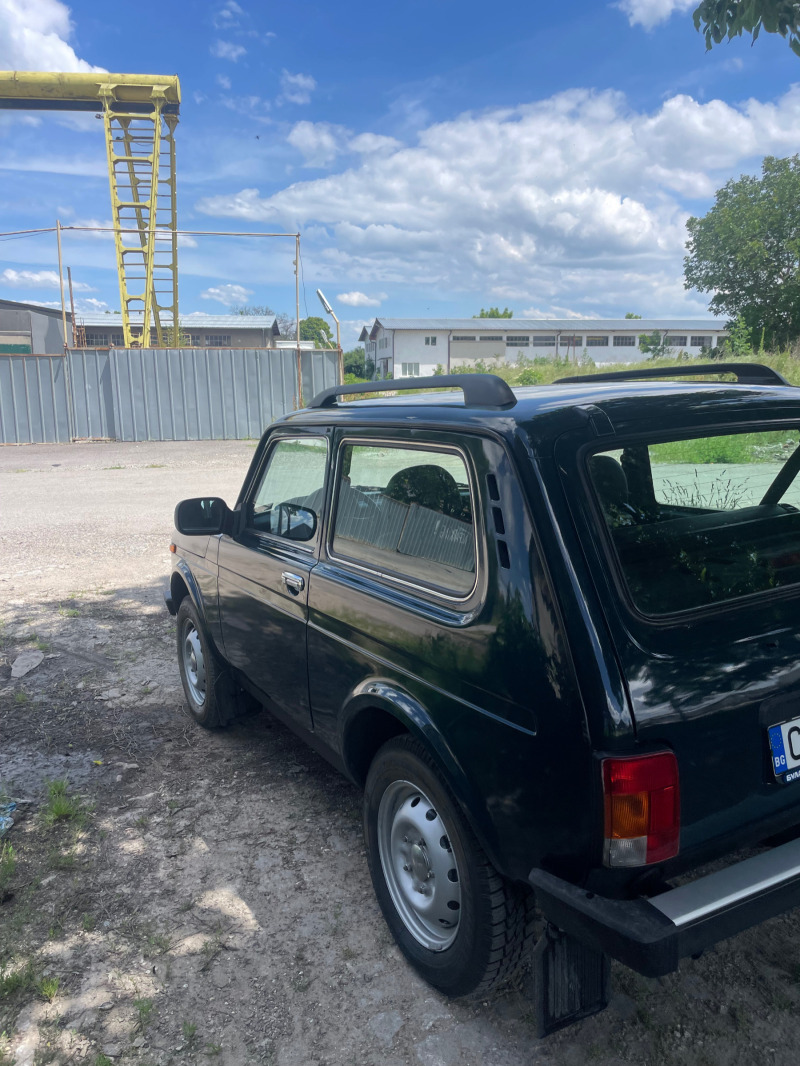 Lada Niva 1.7i, снимка 6 - Автомобили и джипове - 45917916