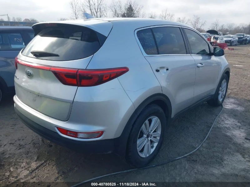 Kia Sportage 2.4L I-4 DI, DOHC, VVT, 181HP Front Wheel Drive, снимка 8 - Автомобили и джипове - 48132640