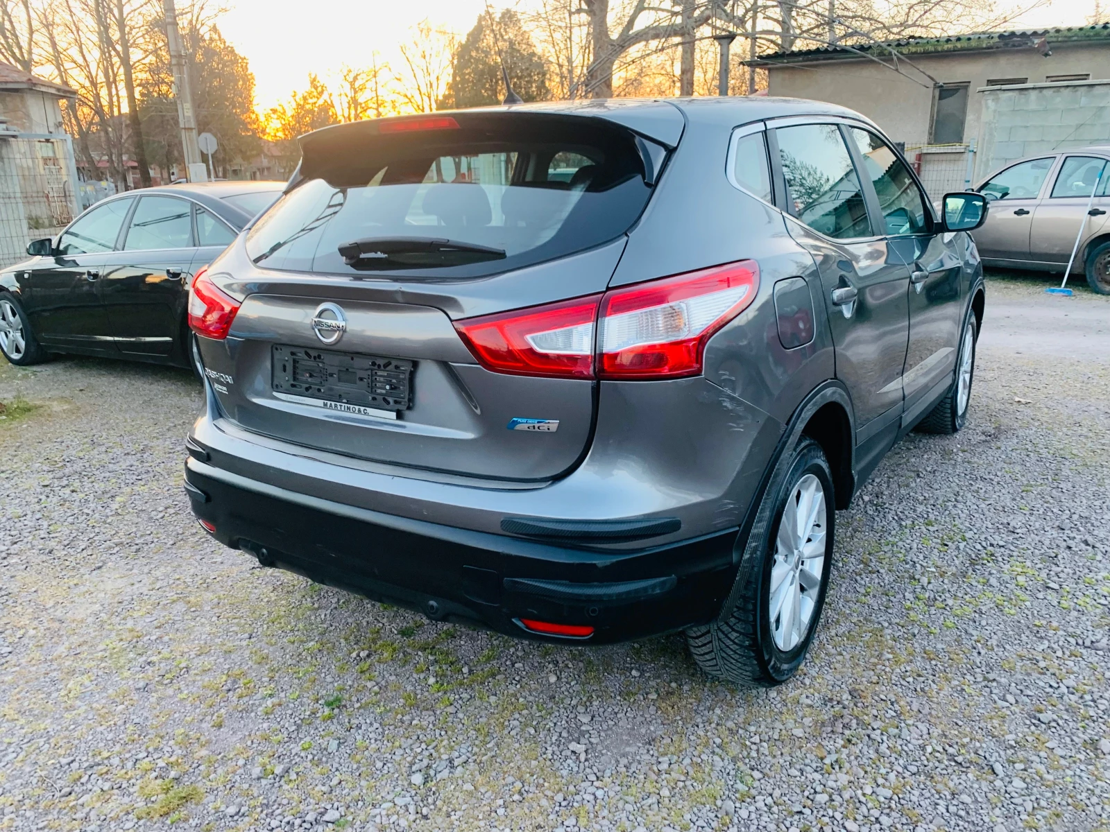 Nissan Qashqai 1.5dci, снимка 7 - Автомобили и джипове - 53829743