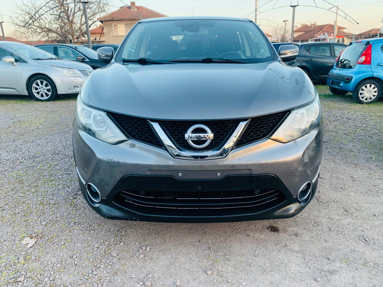 Nissan Qashqai 1.5dci, снимка 2 - Автомобили и джипове - 53829743