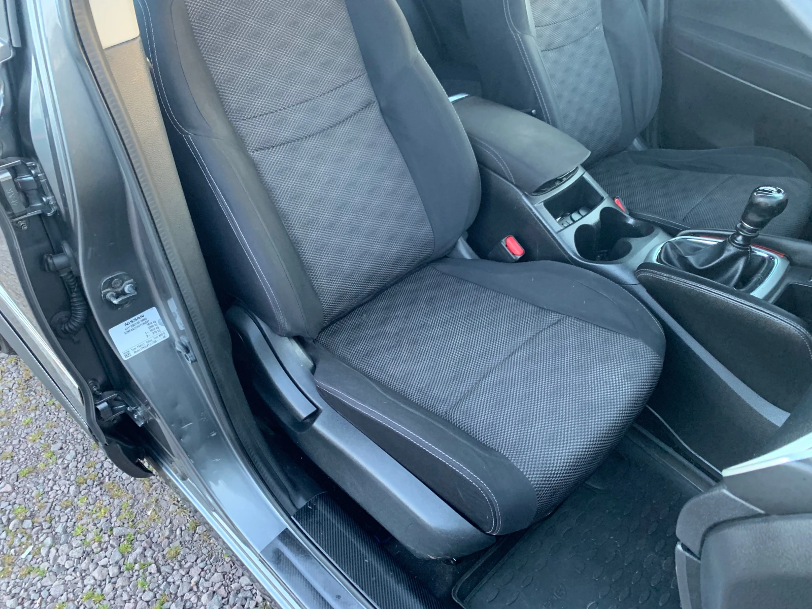 Nissan Qashqai 1.5dci, снимка 15 - Автомобили и джипове - 53829743