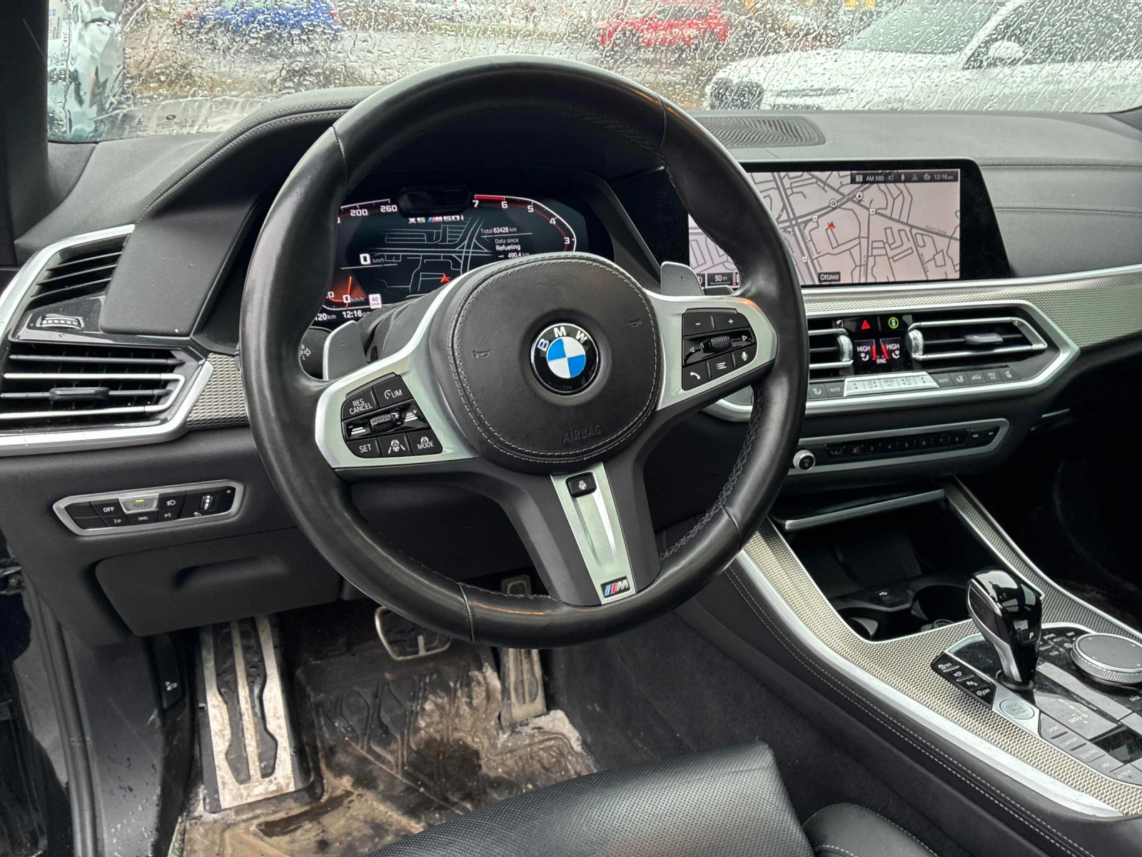 BMW X5 M50i * ЩОРИ * СВЕТЕЩА ПАНОРАМА * CARBON, снимка 12 - Автомобили и джипове - 54240078