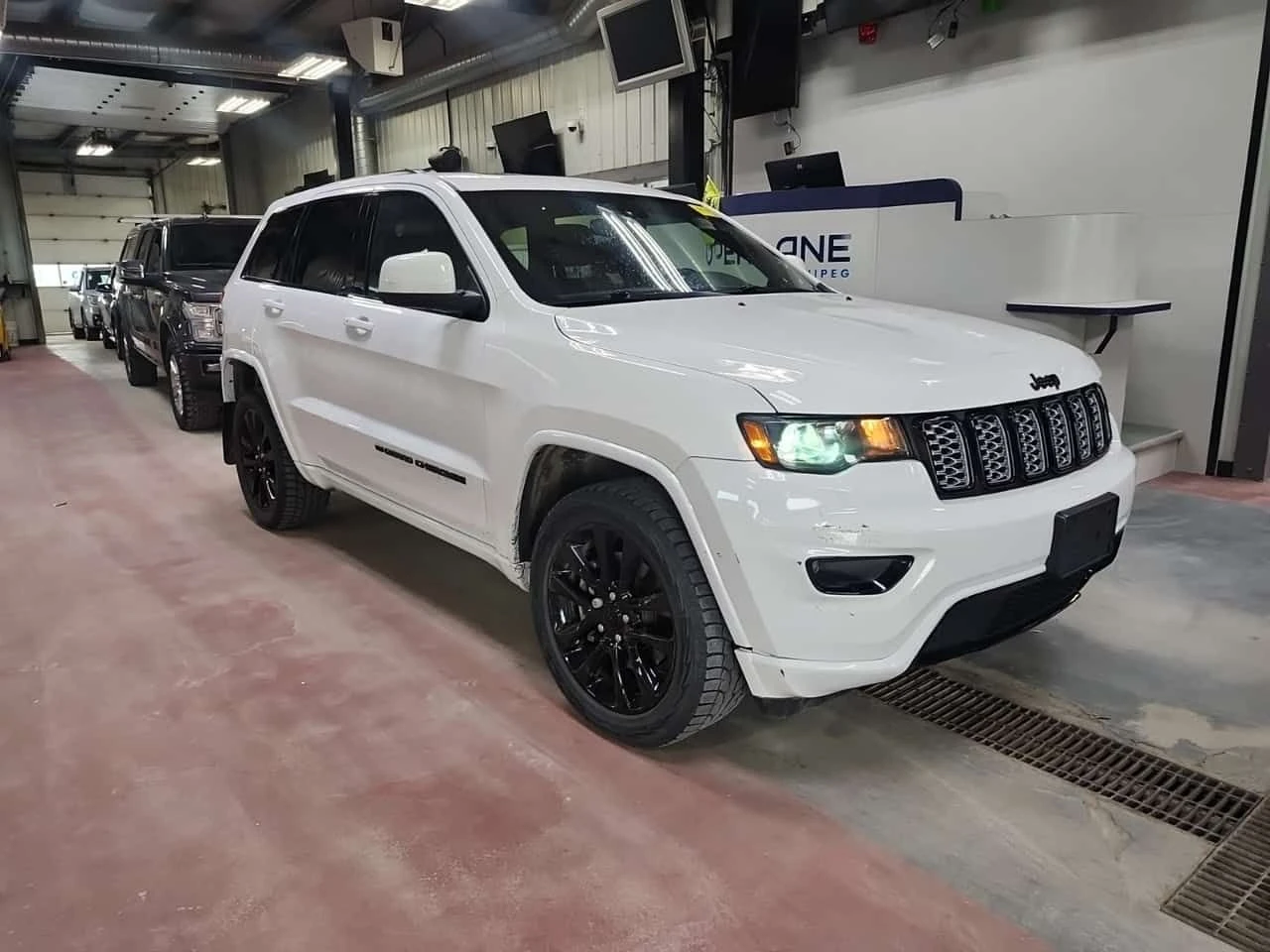 Jeep Grand cherokee WK ALTITUDE| PANO| AMBIENT| МЪРТВА ТОЧКА| , снимка 2 - Автомобили и джипове - 54412054