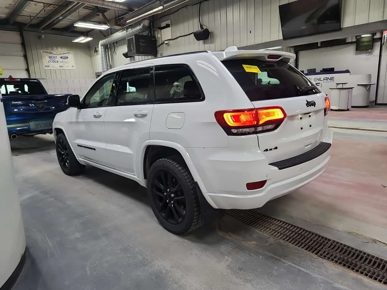 Jeep Grand cherokee WK ALTITUDE| PANO| AMBIENT| МЪРТВА ТОЧКА| , снимка 4 - Автомобили и джипове - 54412054