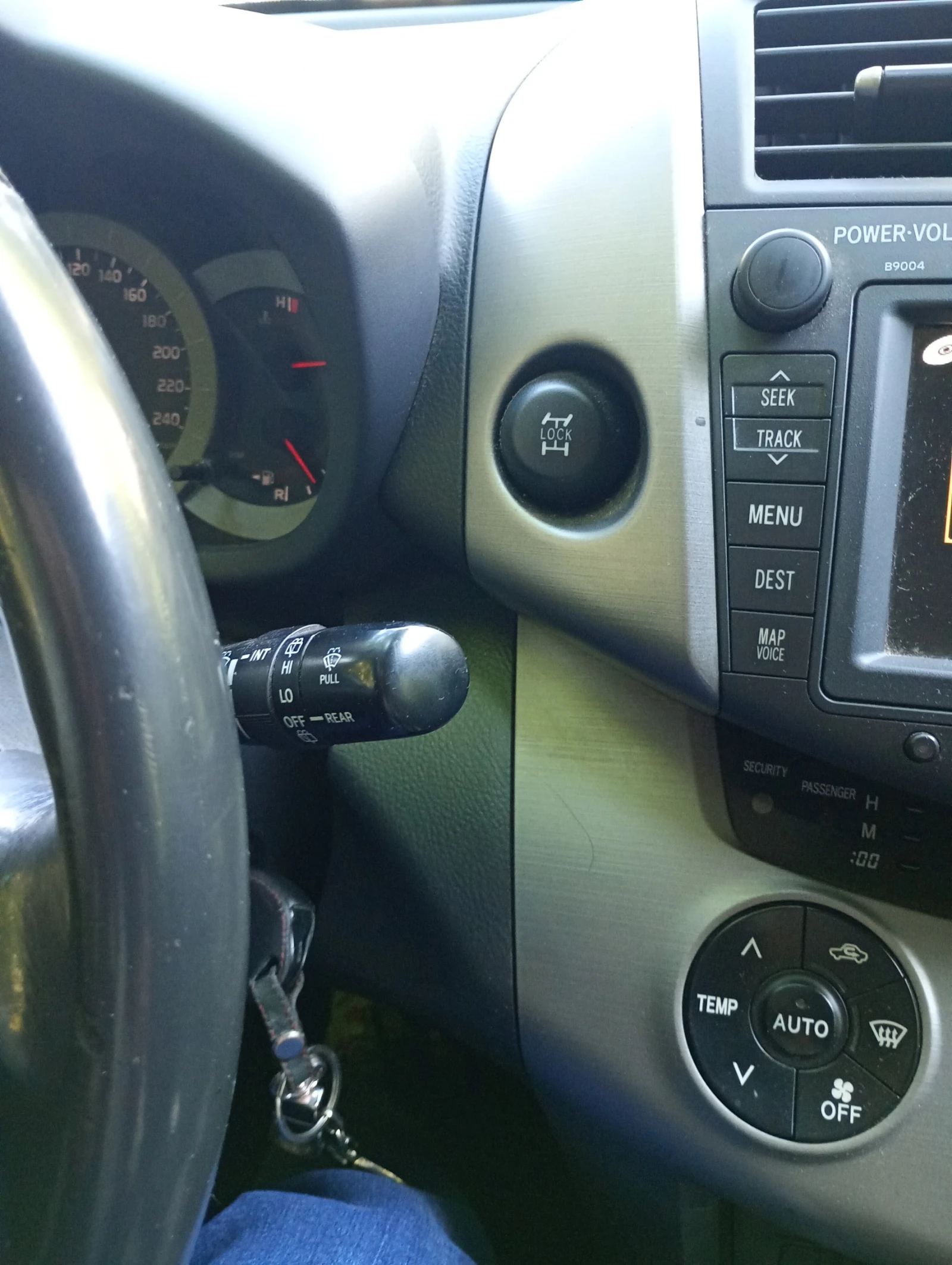 Toyota Rav4 D4D, снимка 10 - Автомобили и джипове - 54725536