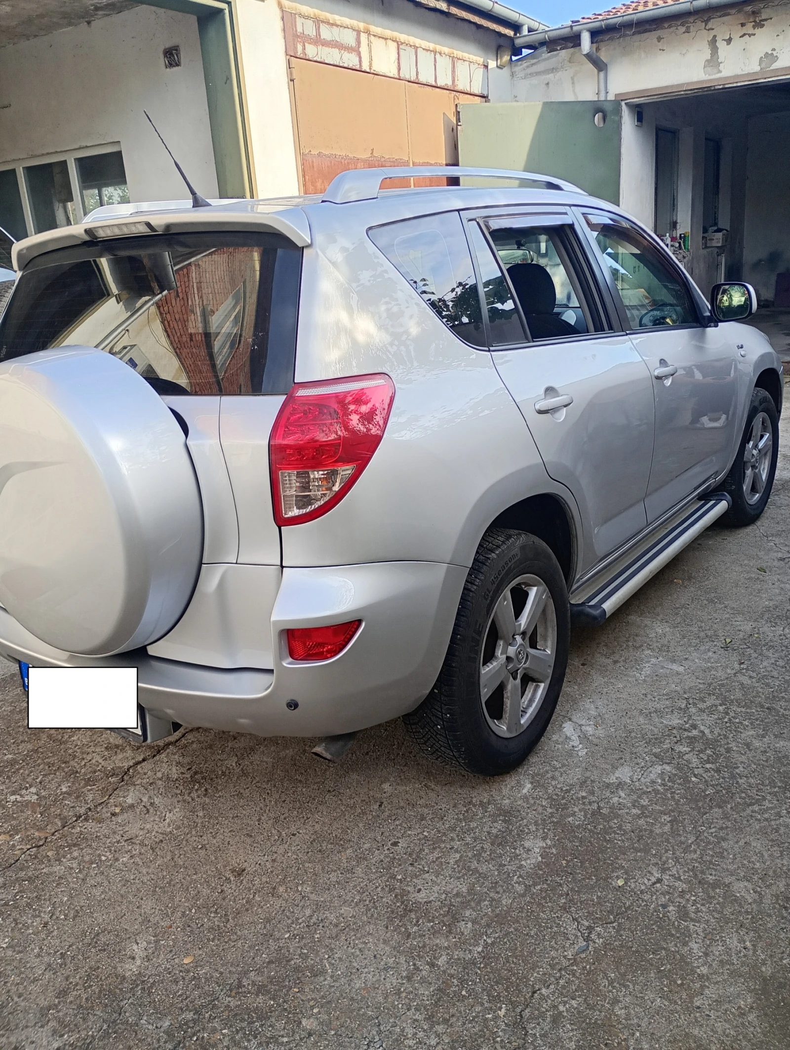 Toyota Rav4 D4D, снимка 3 - Автомобили и джипове - 54725536