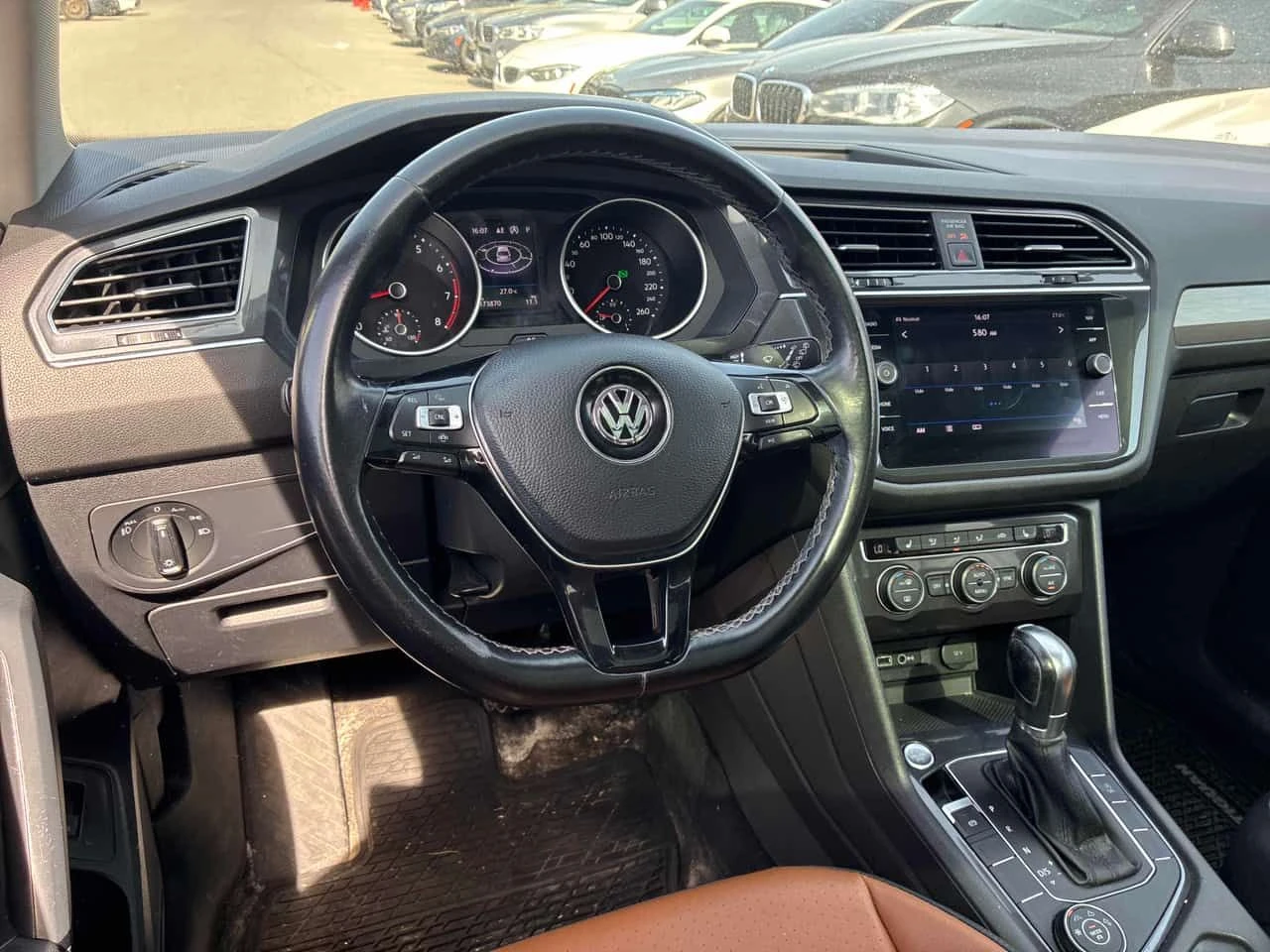 VW Tiguan * Comfortline * АВТОКРЕДИТ * ОТ ПРЕДСТАВИТЕЛСТВО, снимка 9 - Автомобили и джипове - 54761181