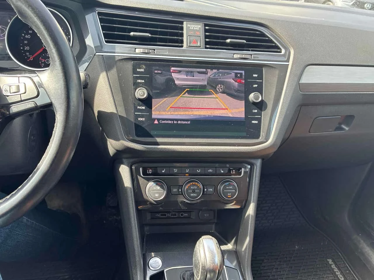 VW Tiguan * Comfortline * АВТОКРЕДИТ * ОТ ПРЕДСТАВИТЕЛСТВО, снимка 11 - Автомобили и джипове - 54761181