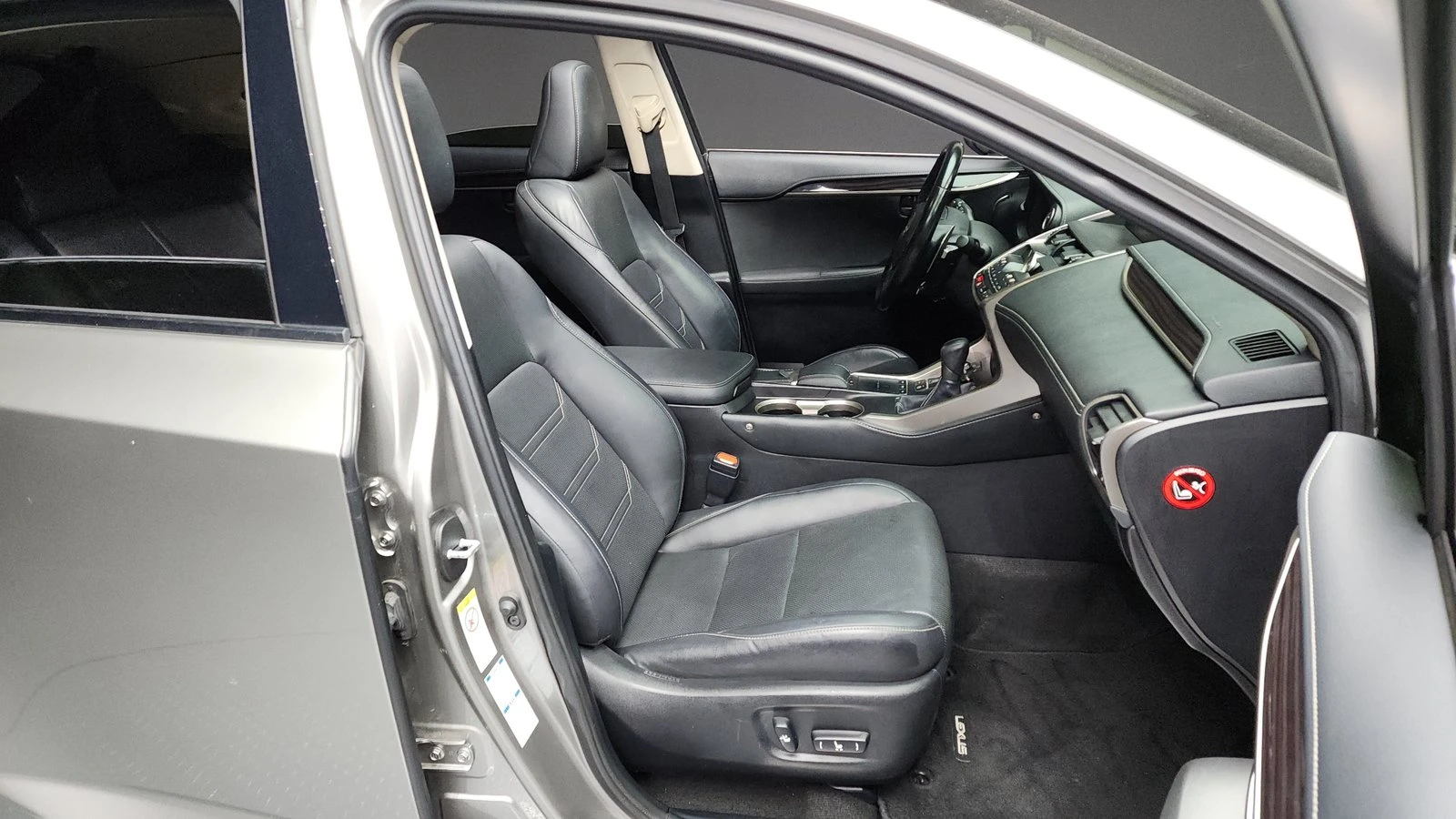 Lexus NX ЛЮК* ПОДГРЕВ ВОЛАН* BLIND SPOT* КРАЙНА ЦЕНА, снимка 11 - Автомобили и джипове - 55367106