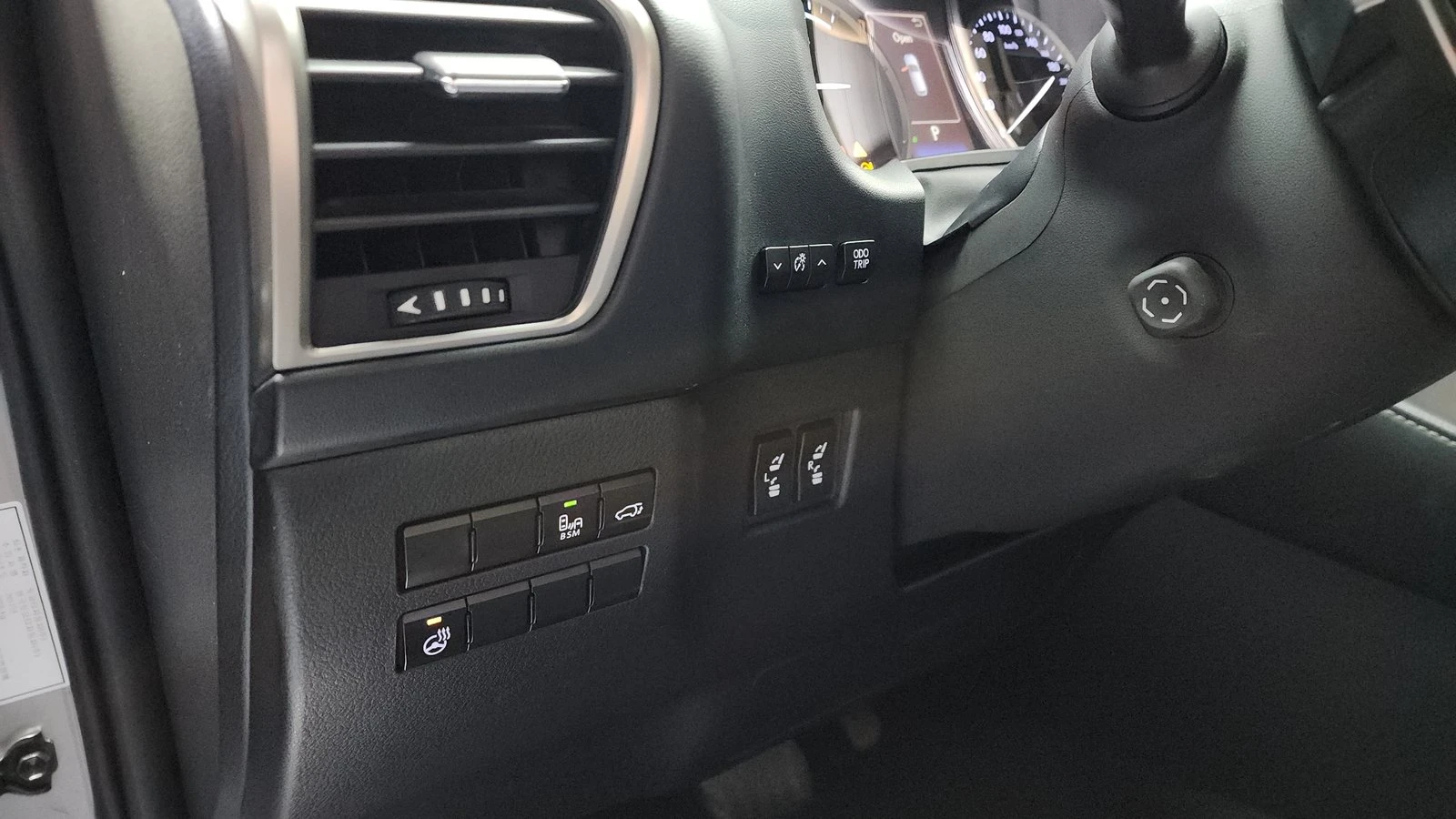 Lexus NX ЛЮК* ПОДГРЕВ ВОЛАН* BLIND SPOT* КРАЙНА ЦЕНА, снимка 16 - Автомобили и джипове - 55367106