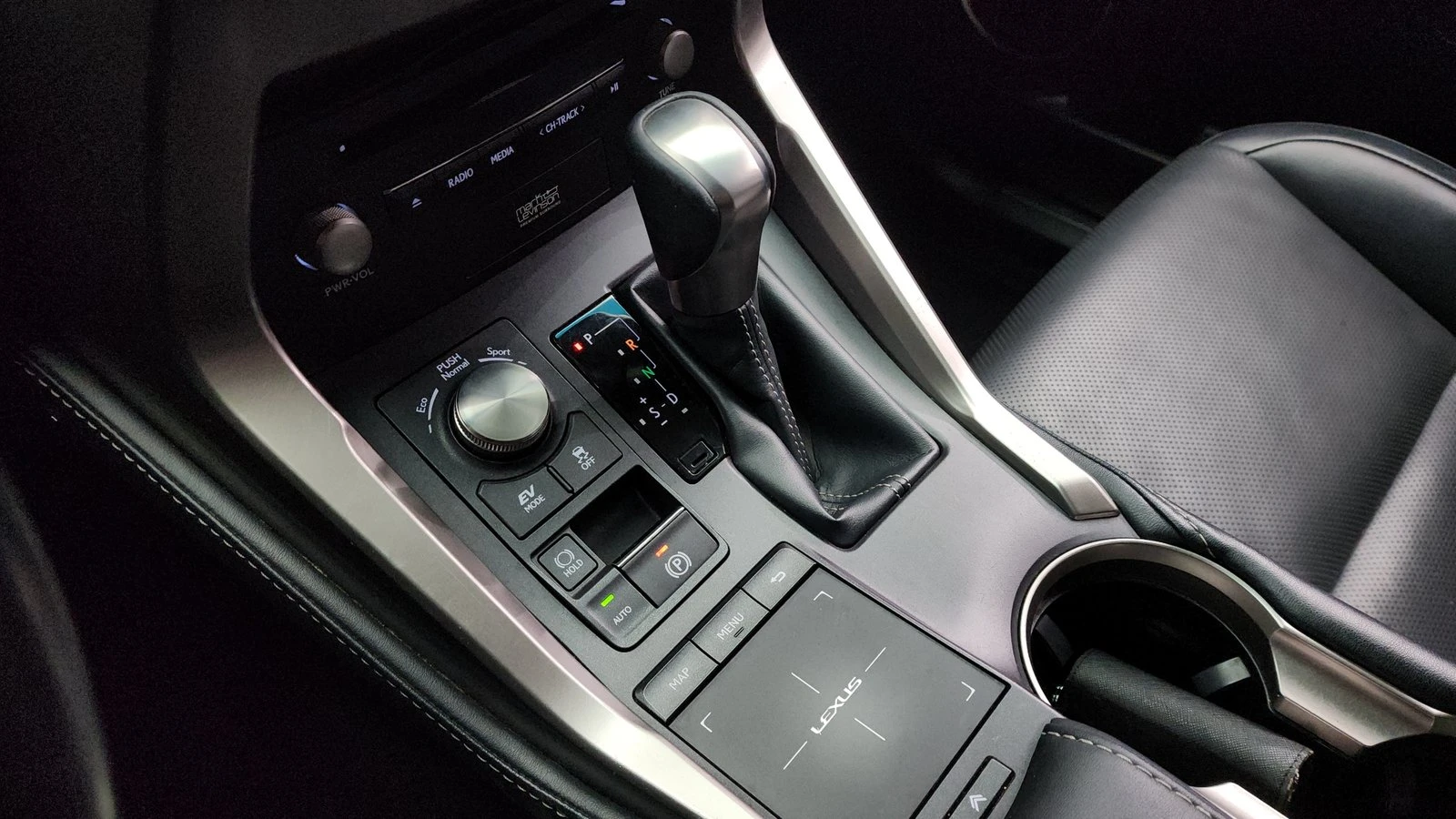 Lexus NX ЛЮК* ПОДГРЕВ ВОЛАН* BLIND SPOT* КРАЙНА ЦЕНА, снимка 9 - Автомобили и джипове - 55367106