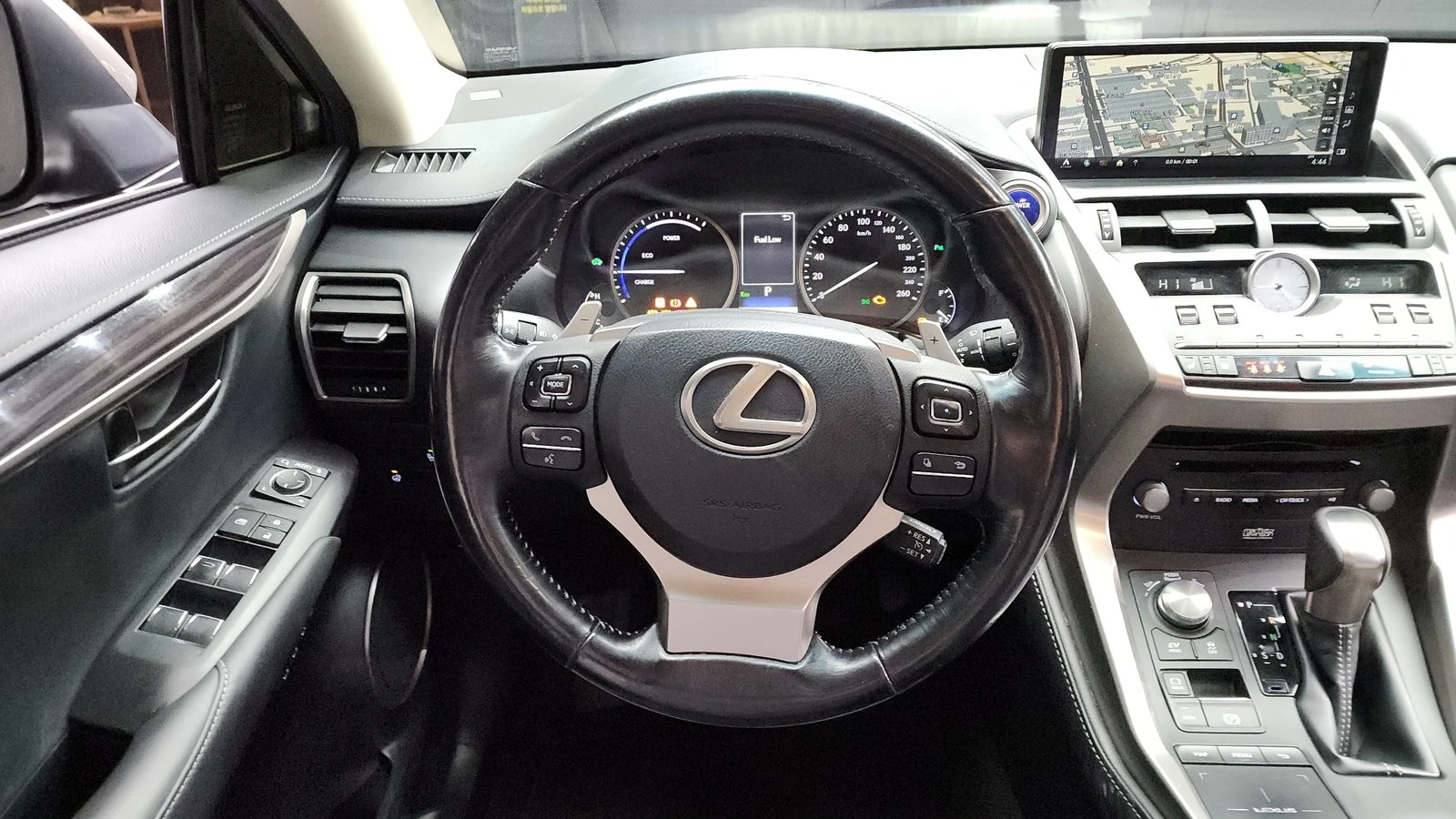 Lexus NX ЛЮК* ПОДГРЕВ ВОЛАН* BLIND SPOT* КРАЙНА ЦЕНА, снимка 13 - Автомобили и джипове - 55367106