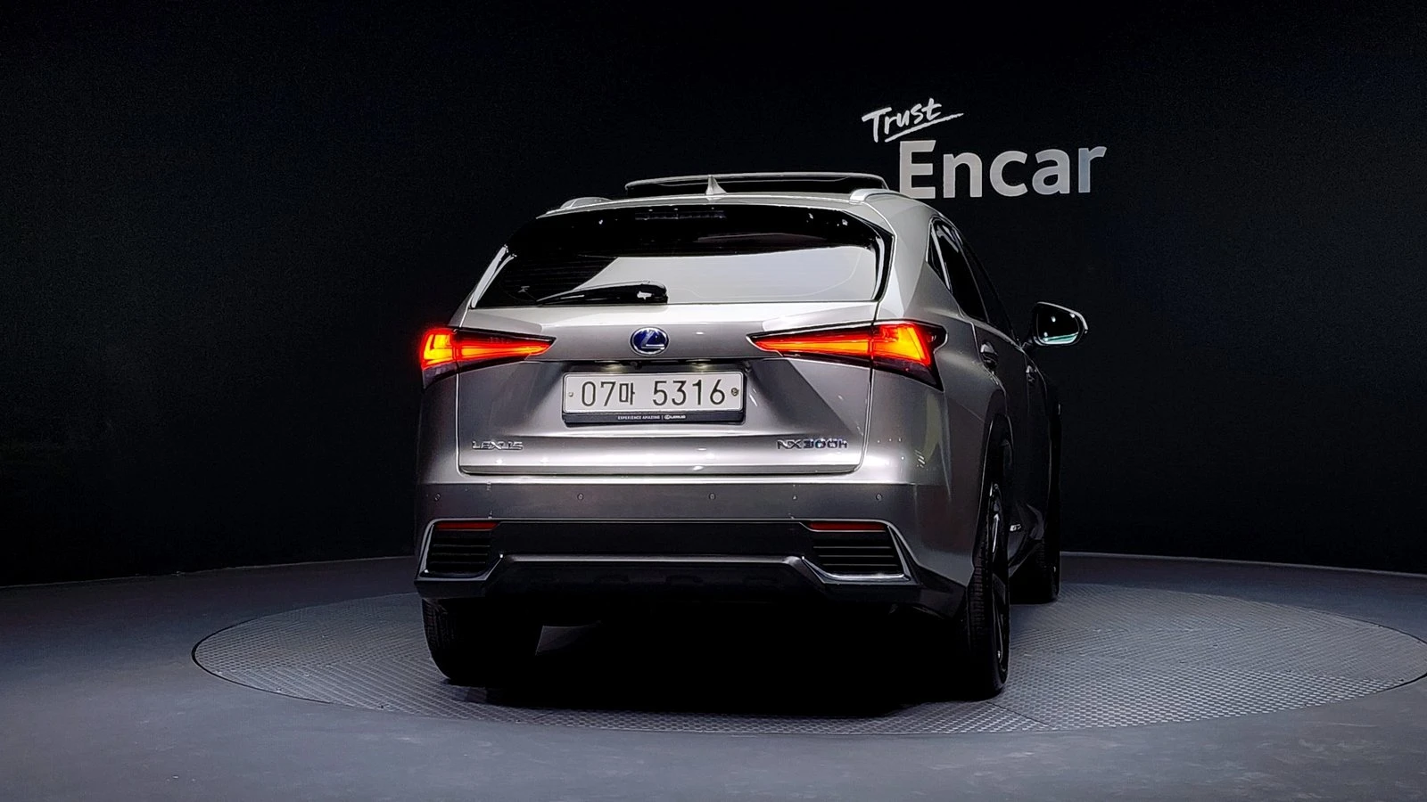 Lexus NX ЛЮК* ПОДГРЕВ ВОЛАН* BLIND SPOT* КРАЙНА ЦЕНА, снимка 4 - Автомобили и джипове - 55367106