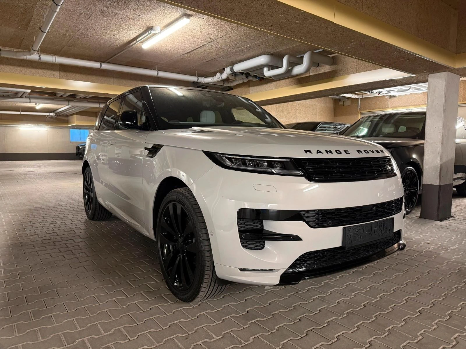 Land Rover Range Rover Sport D350* Autobiography* Black Pack* Massage, снимка 3 - Автомобили и джипове - 55920567