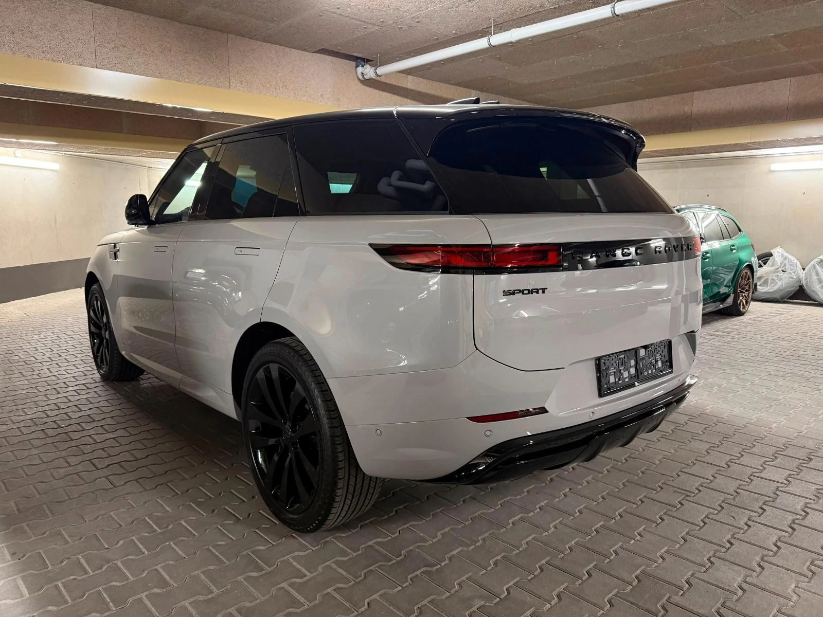 Land Rover Range Rover Sport D350* Autobiography* Black Pack* Massage, снимка 6 - Автомобили и джипове - 55920567