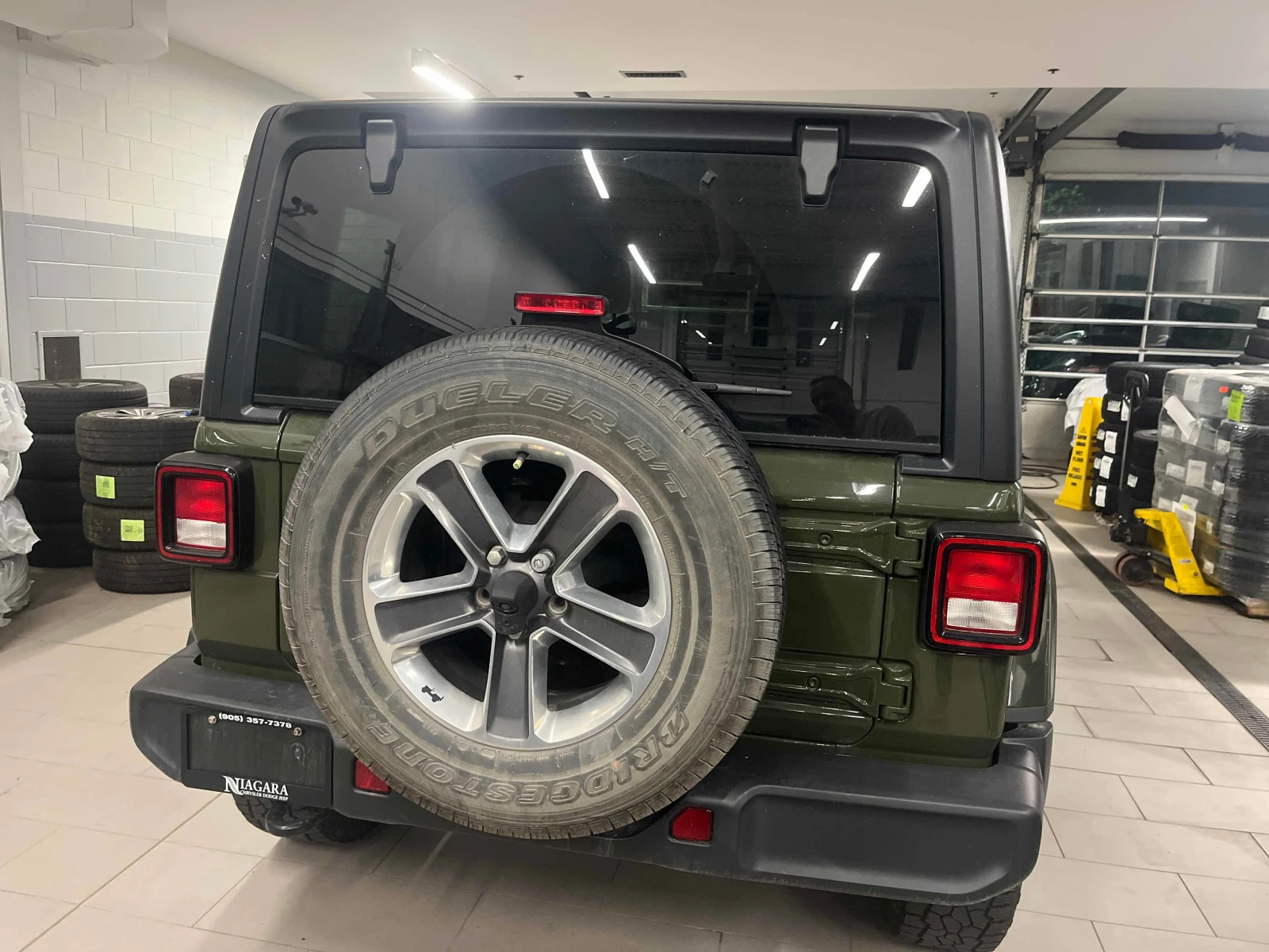 Jeep Wrangler Unlimited Sahara * CARFAX * НАВИ * АВТОКРЕДИТ * , снимка 4 - Автомобили и джипове - 56132989