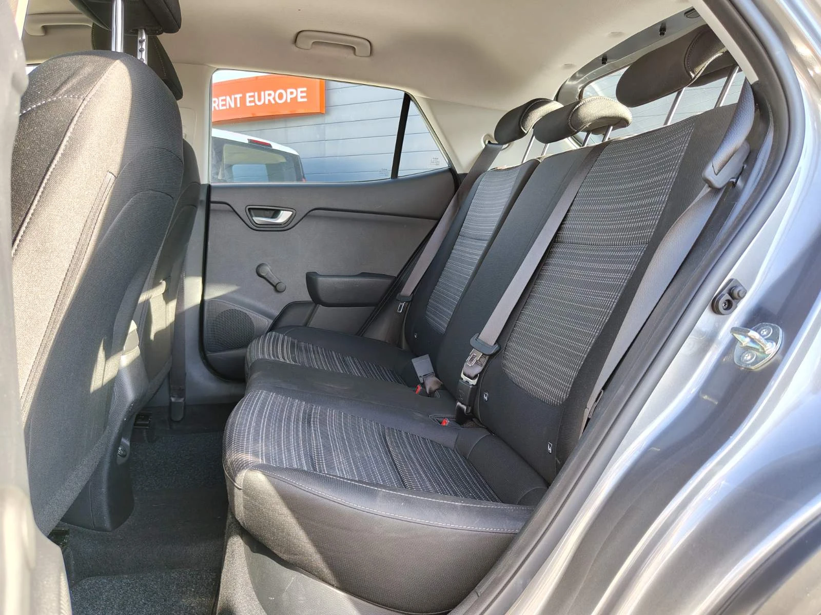 Kia Stonic LX, снимка 11 - Автомобили и джипове - 56388930
