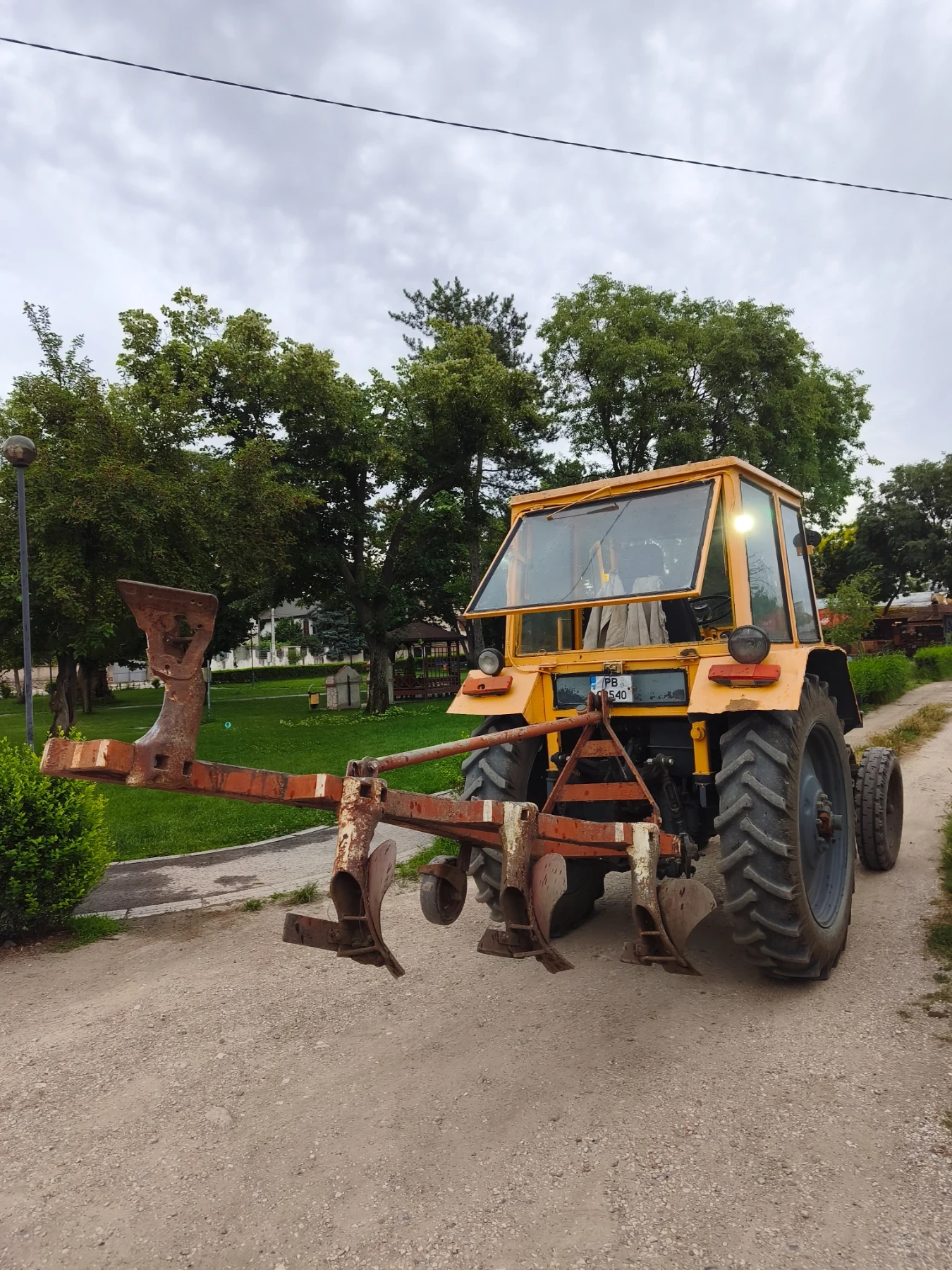 Трактор Болгар TK80, снимка 4 - Селскостопанска техника - 55025794