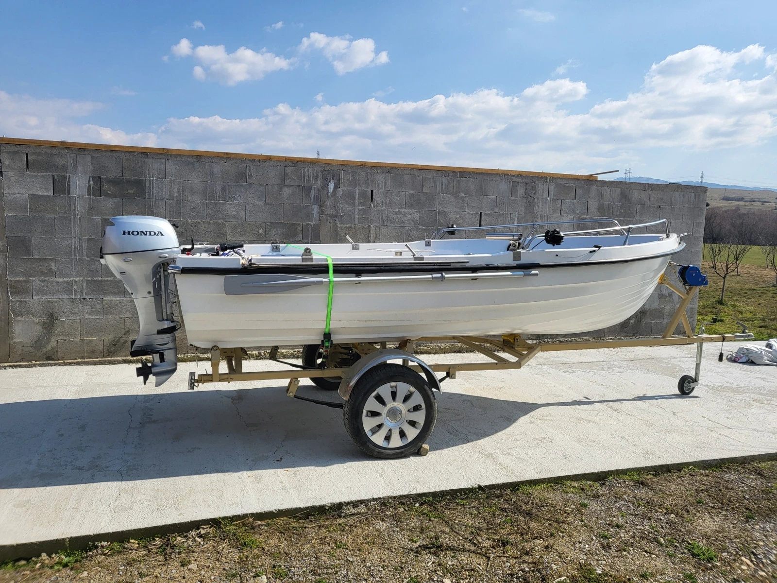 Лодка Fiberglas Technik, снимка 2 - Воден транспорт - 53788182