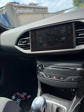 Peugeot 308 GT line Led 1.2t, снимка 12