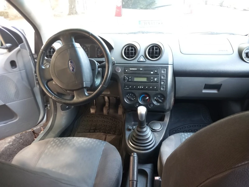 Ford Fiesta, снимка 7 - Автомобили и джипове - 47112659