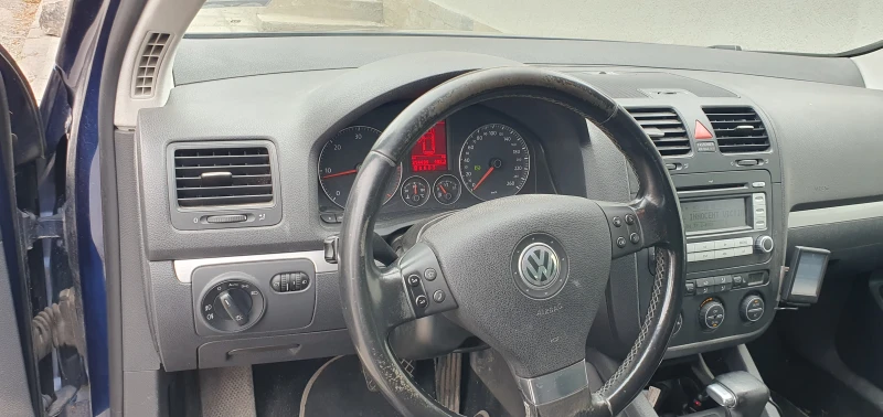 VW Golf, снимка 8 - Автомобили и джипове - 47191165