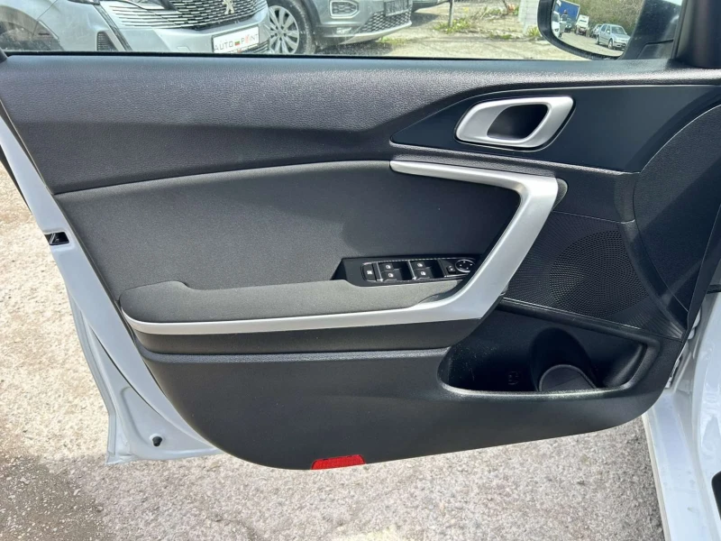 Kia Ceed T-GDI * CAMERA * NAVI * LED * EURO 6 * , снимка 7 - Автомобили и джипове - 49771941