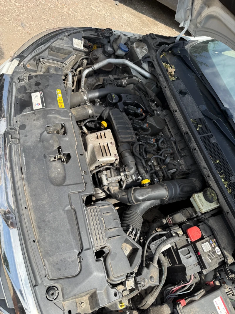 Peugeot 308 GT line Led 1.2t, снимка 15 - Автомобили и джипове - 51365769