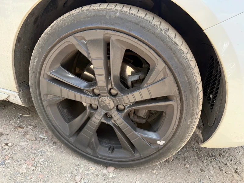 Peugeot 308 GT line Led 1.2t, снимка 16 - Автомобили и джипове - 51365769