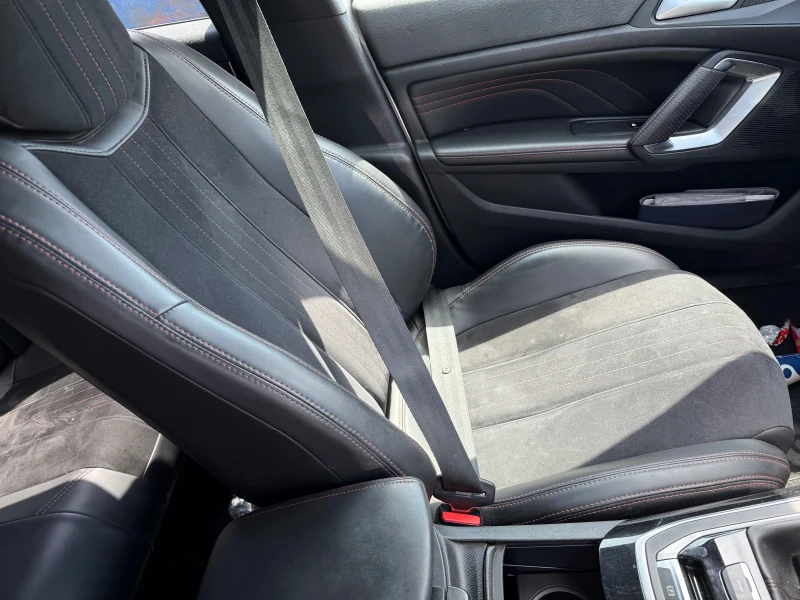 Peugeot 308 GT line Led 1.2t, снимка 10 - Автомобили и джипове - 51365769