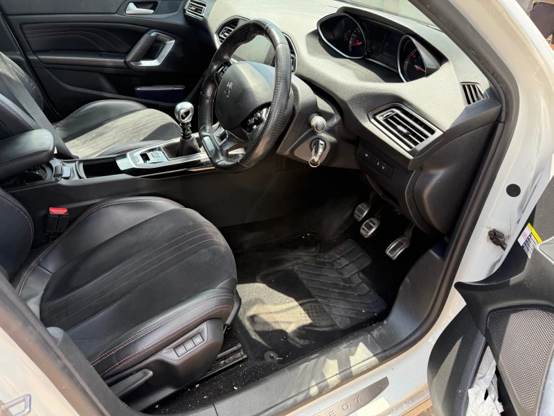 Peugeot 308 GT line Led 1.2t, снимка 8 - Автомобили и джипове - 51365769