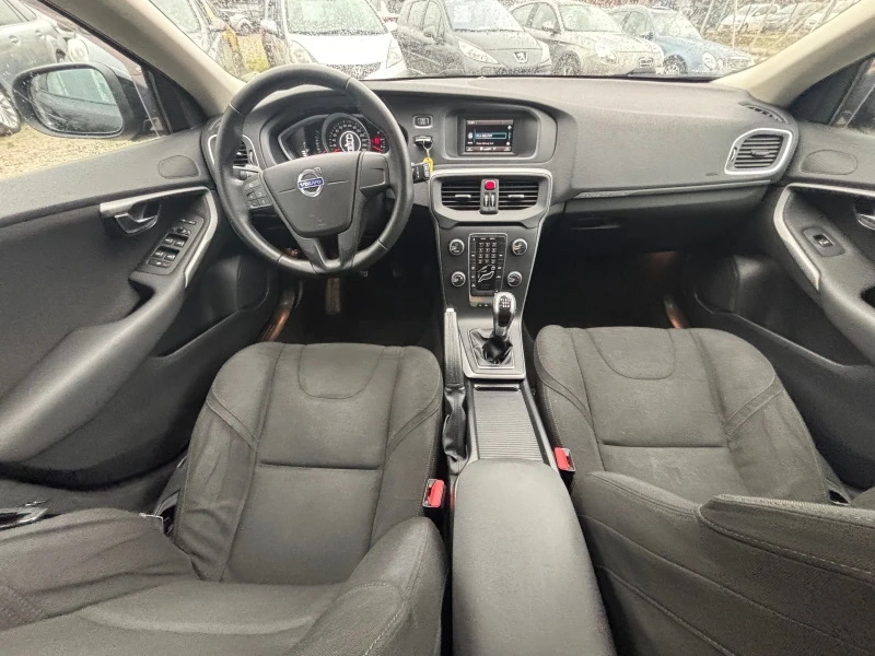 Volvo V40 Cross Country 1.6 D2, снимка 11 - Автомобили и джипове - 52563410